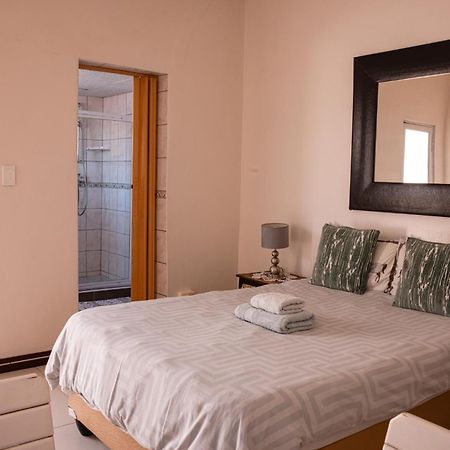 Emerald Bed&Breakfast Виндхук Экстерьер фото