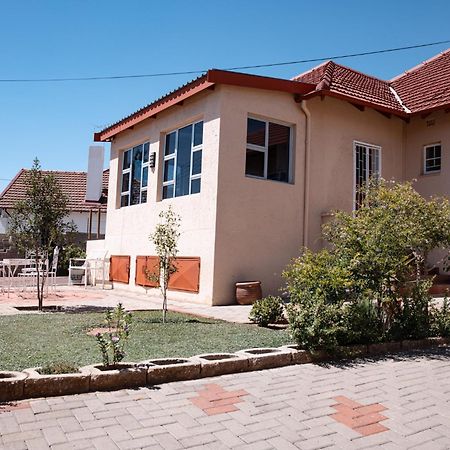 Emerald Bed&Breakfast Виндхук Экстерьер фото